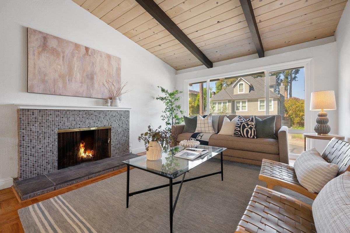 2311 Bennington DR