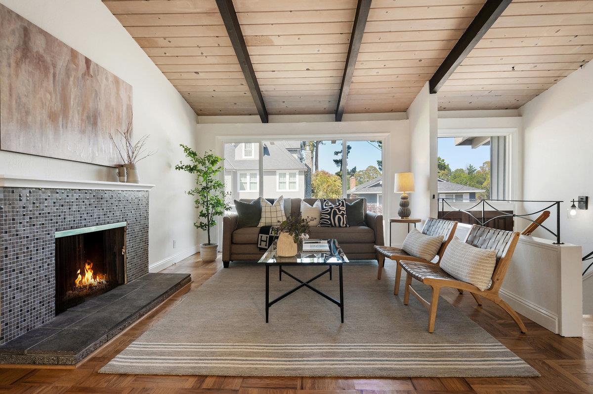 2311 Bennington DR