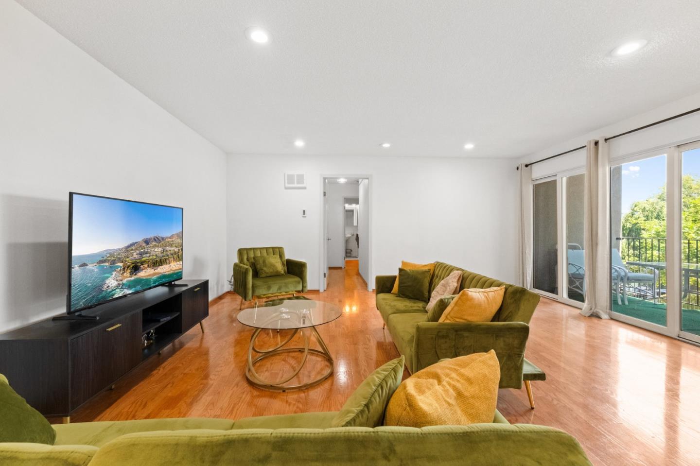 845 N Humboldt ST 304