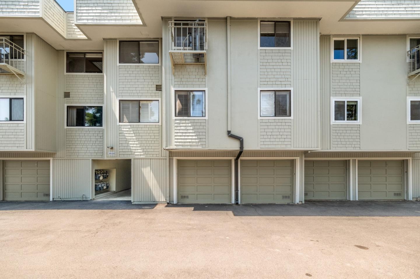 2361 Sharon RD