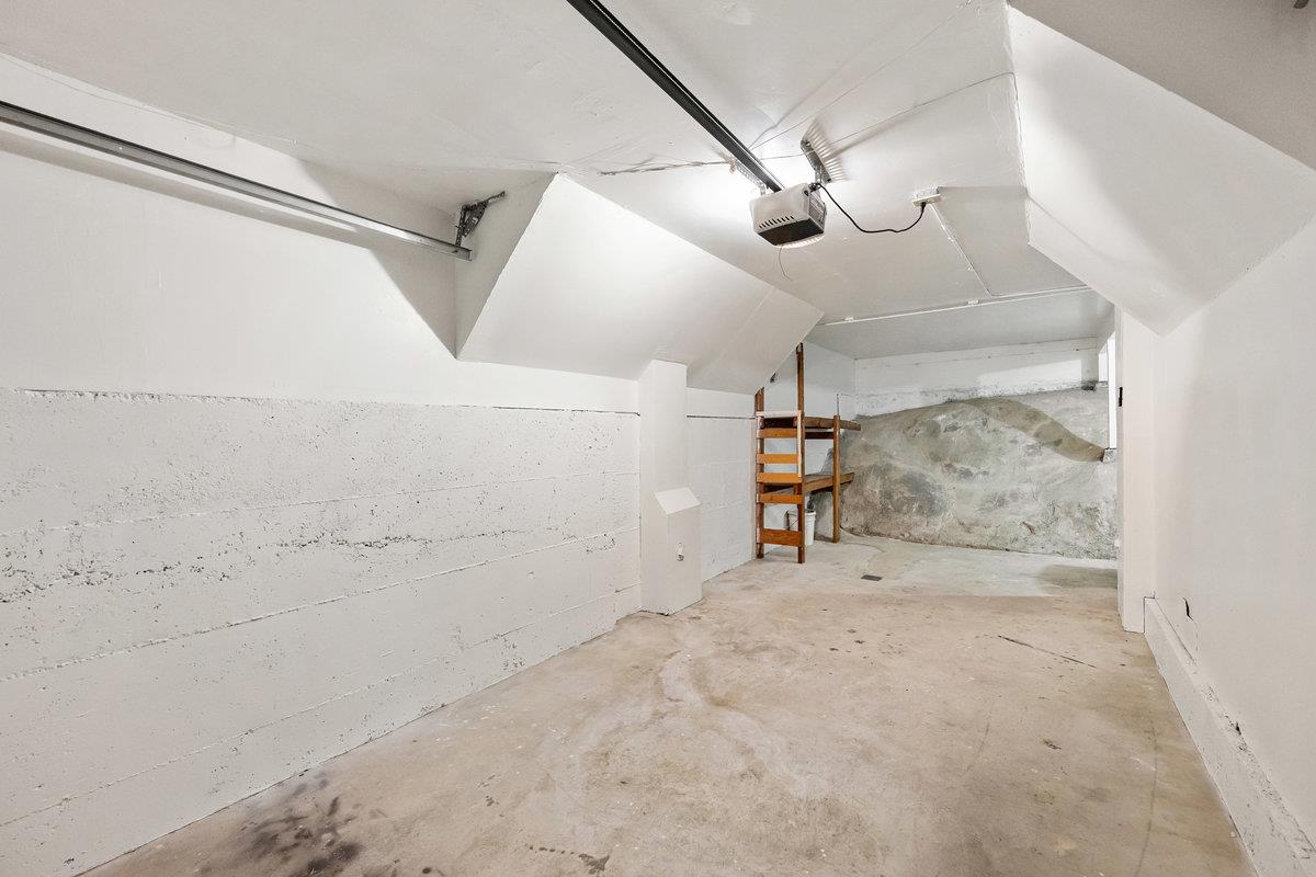 858 Stonegate Drive