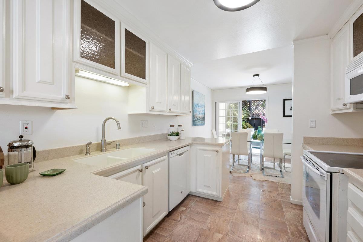 858 Stonegate Drive