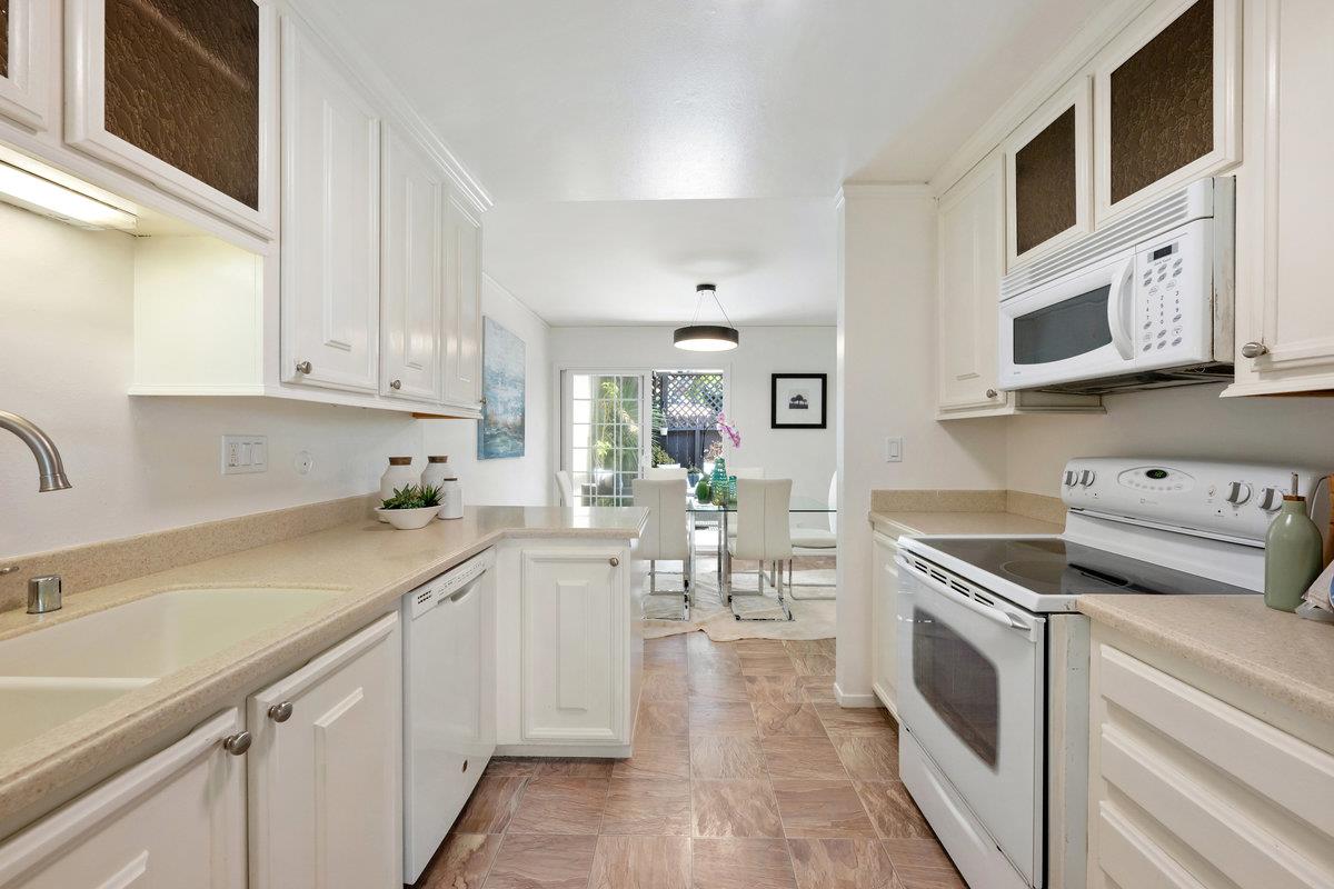 858 Stonegate Drive