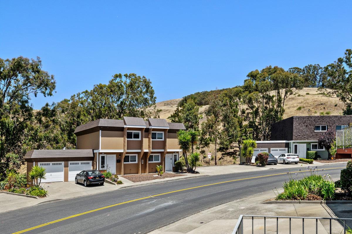 858 Stonegate Drive
