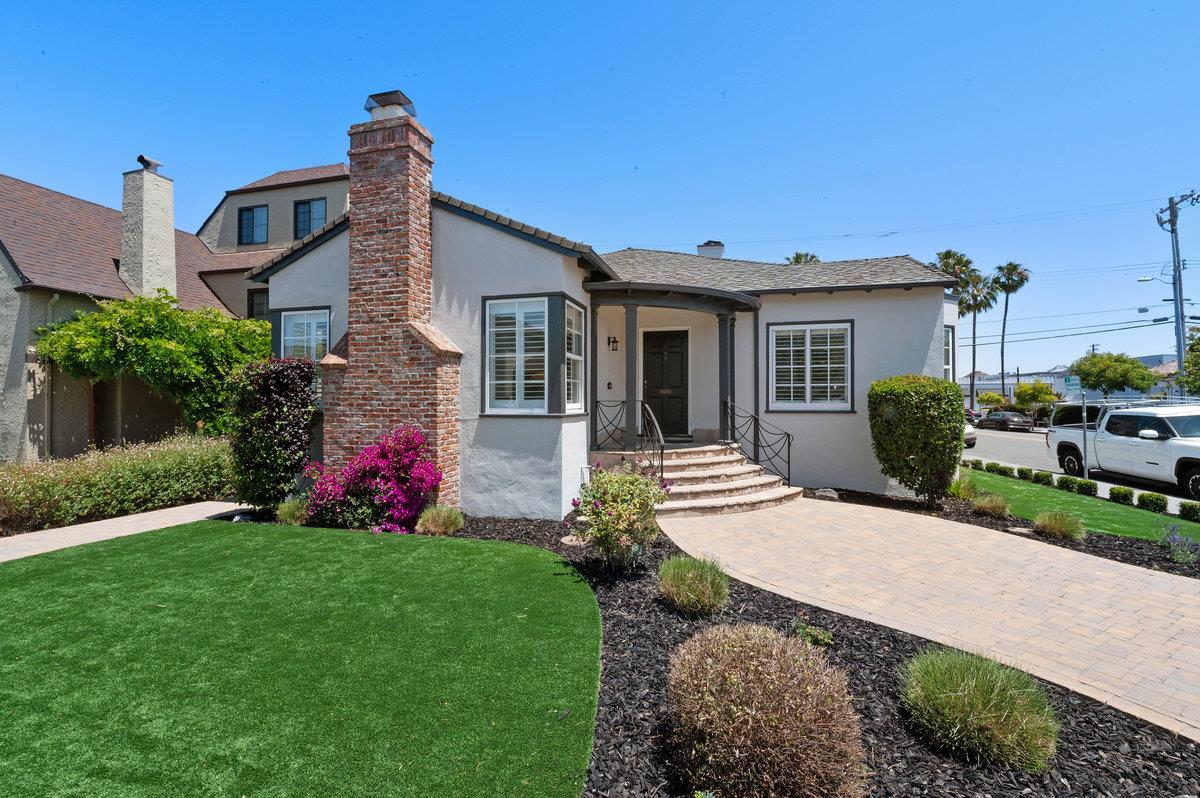 400 Magnolia Avenue