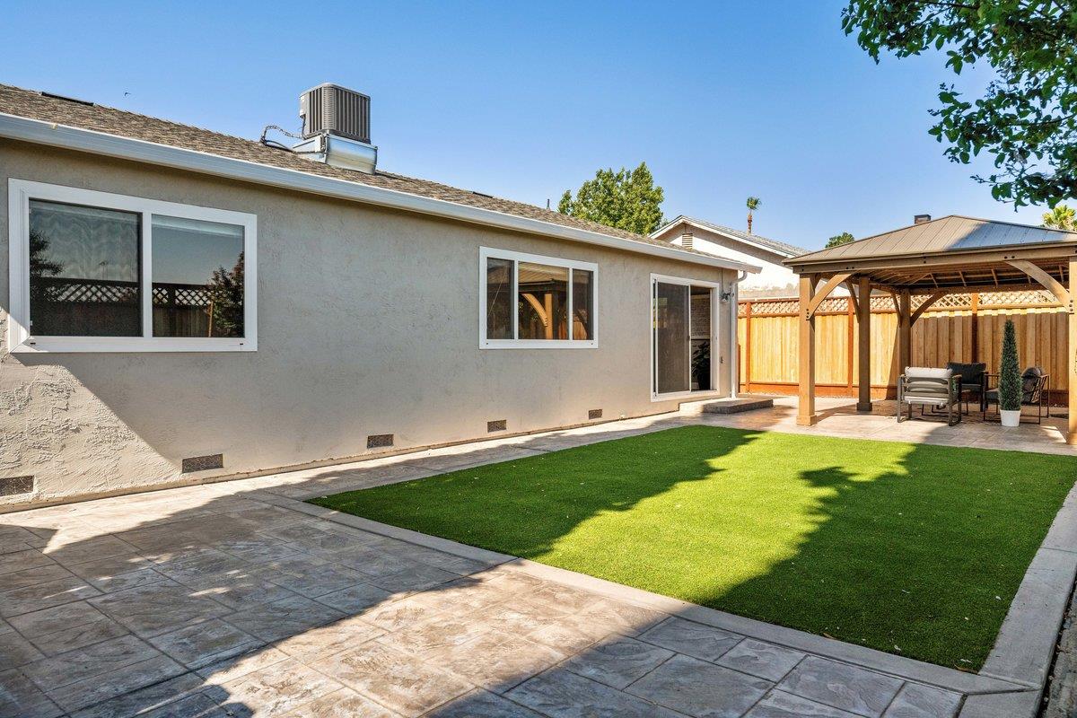 1800 McPeak Court
