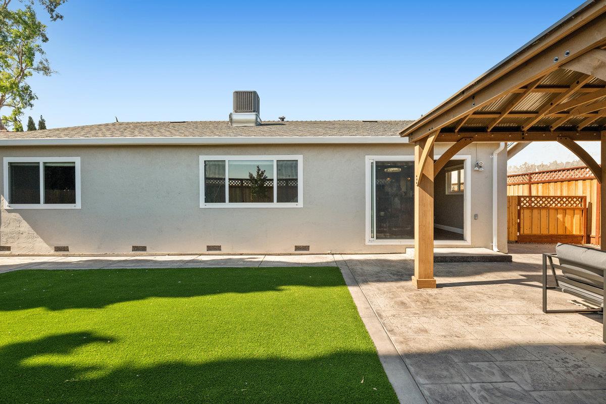 1800 McPeak Court