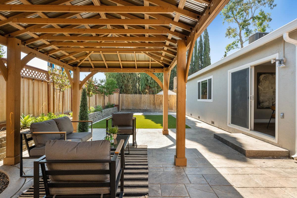 1800 McPeak Court