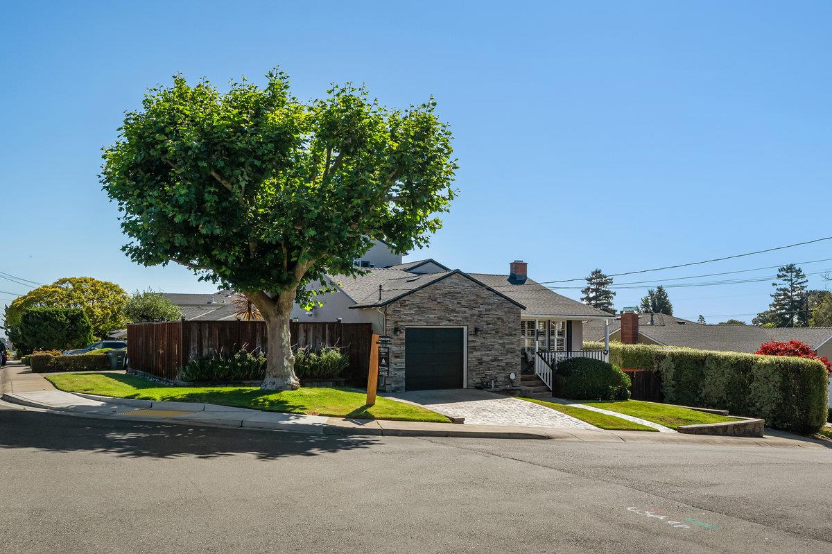 403 Santa Florita Avenue