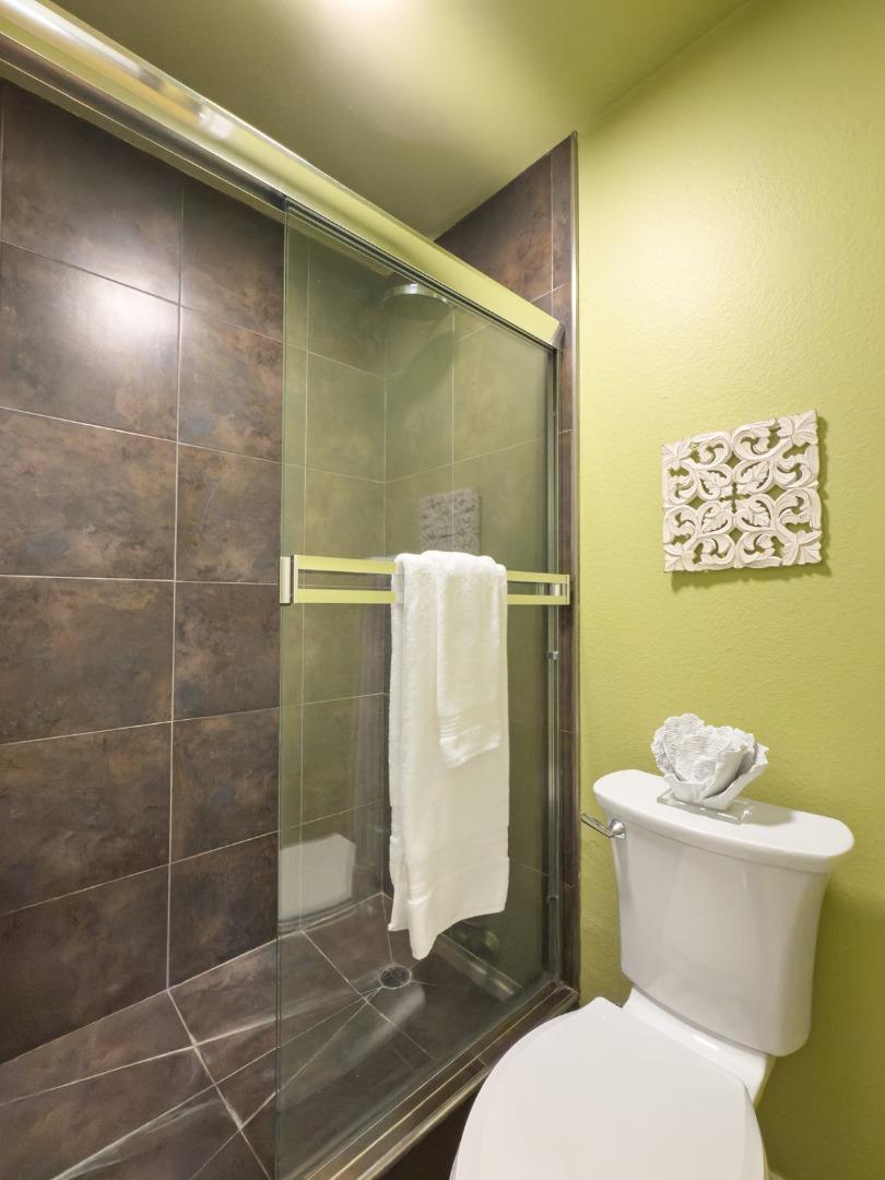 8124 Shelter Creek Lane