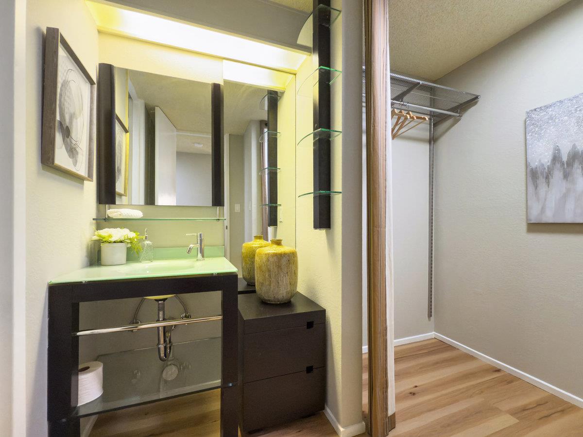 8124 Shelter Creek Lane