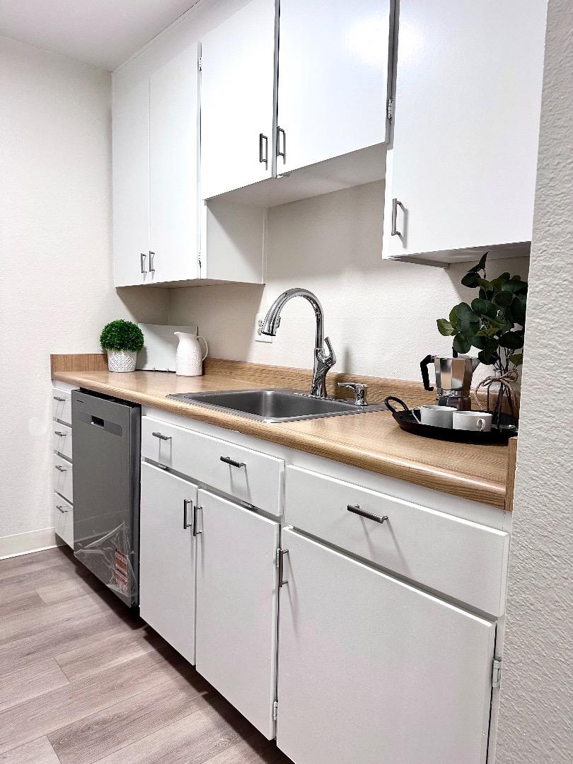 7142 Shelter Creek Lane