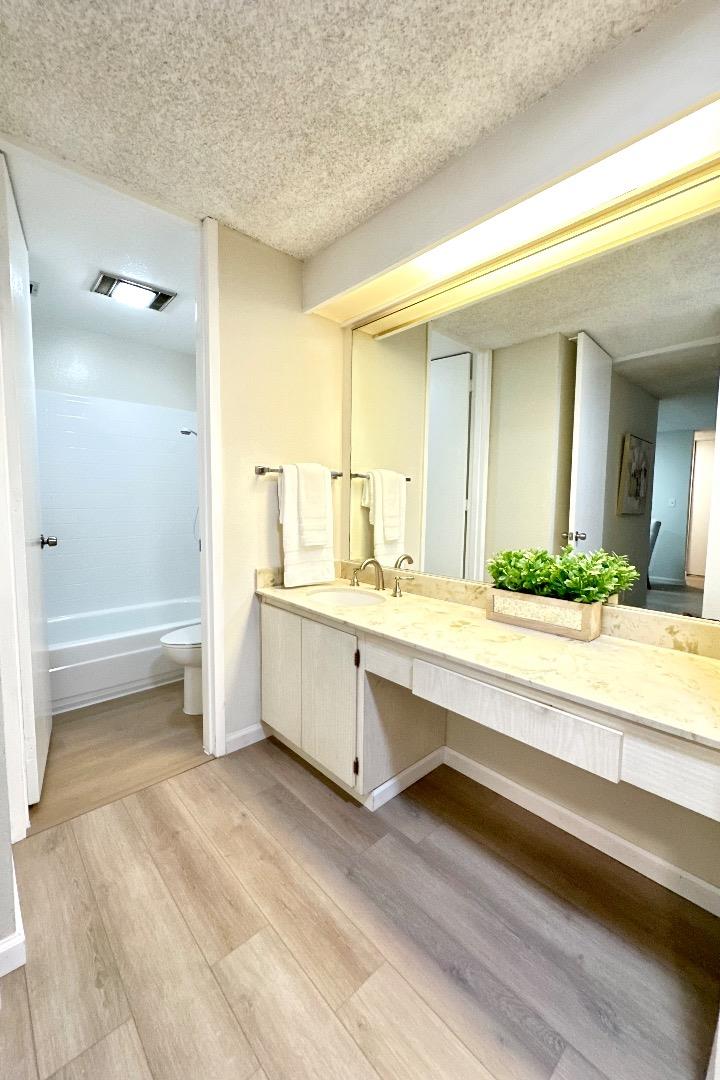 7142 Shelter Creek Lane