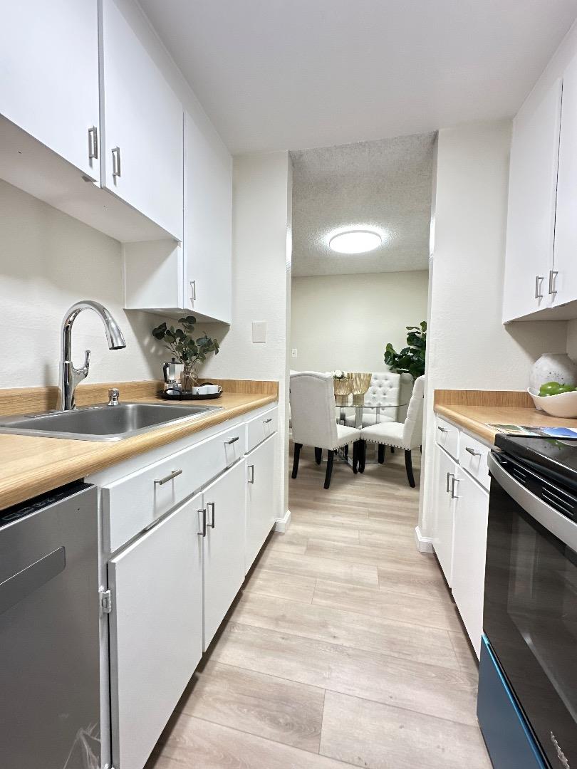 7142 Shelter Creek Lane