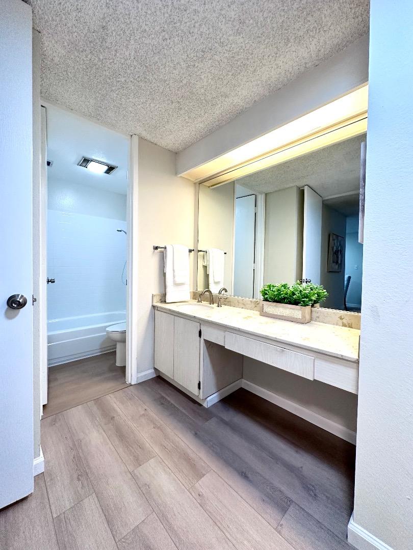 7142 Shelter Creek Lane