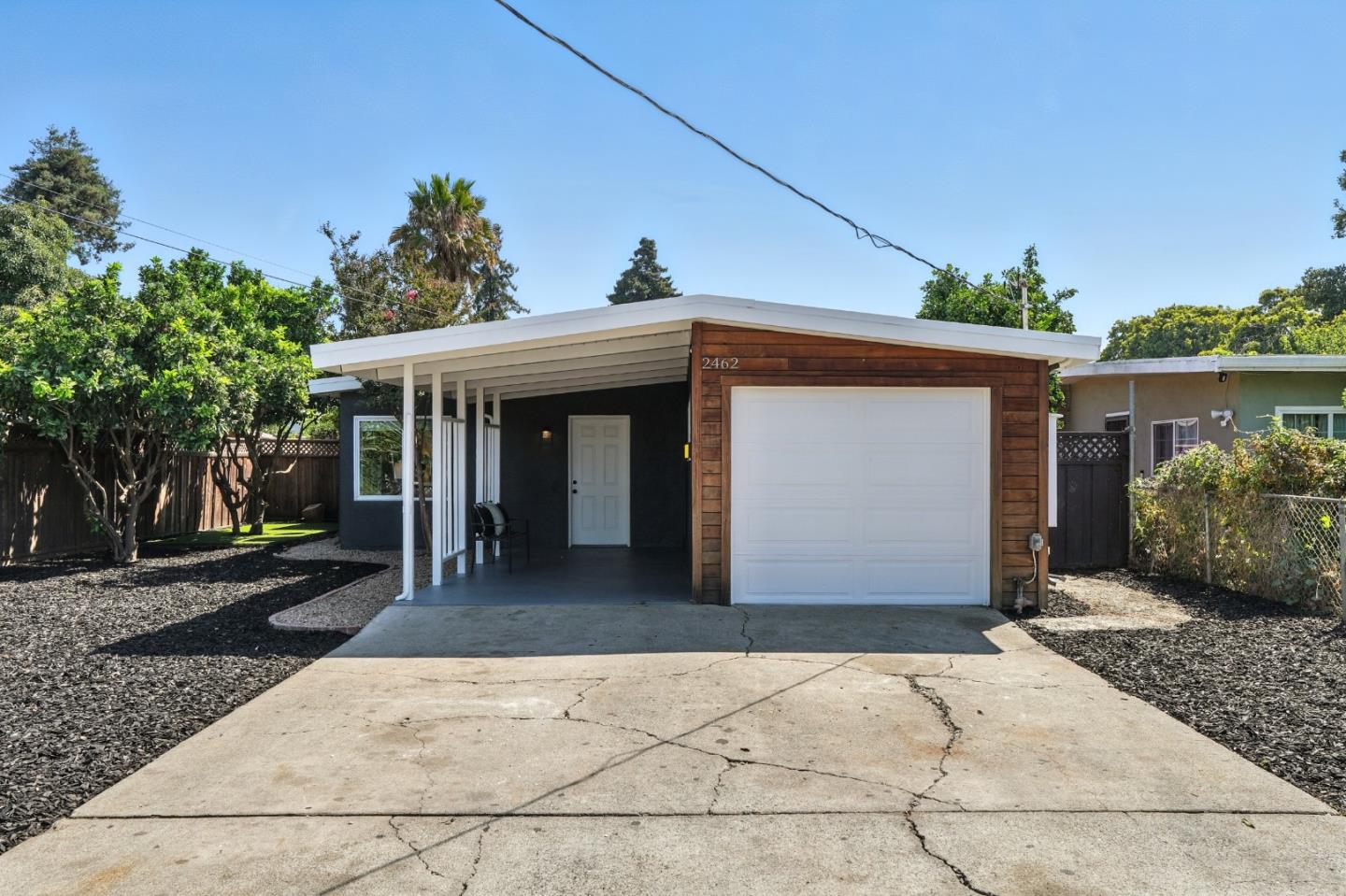 2462 Fordham Street