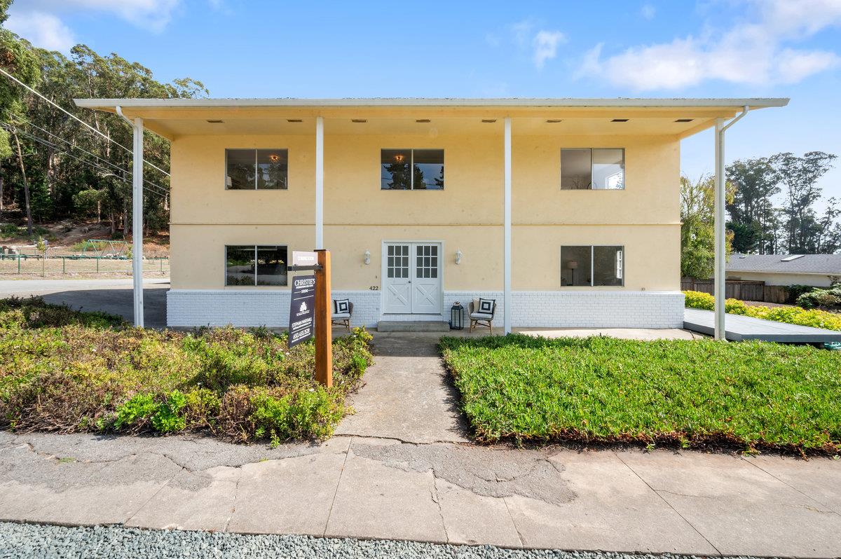 422 Santa Maria Avenue