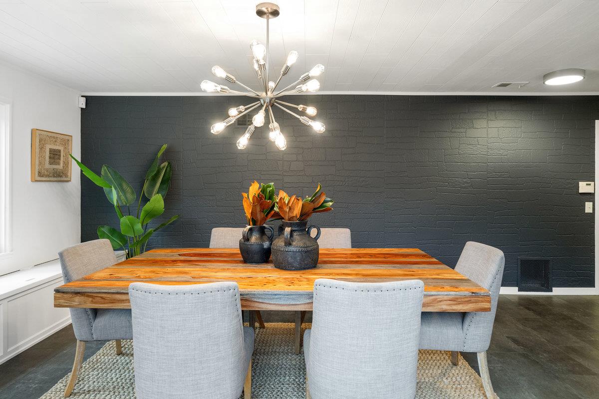 2341 Rollingwood Drive