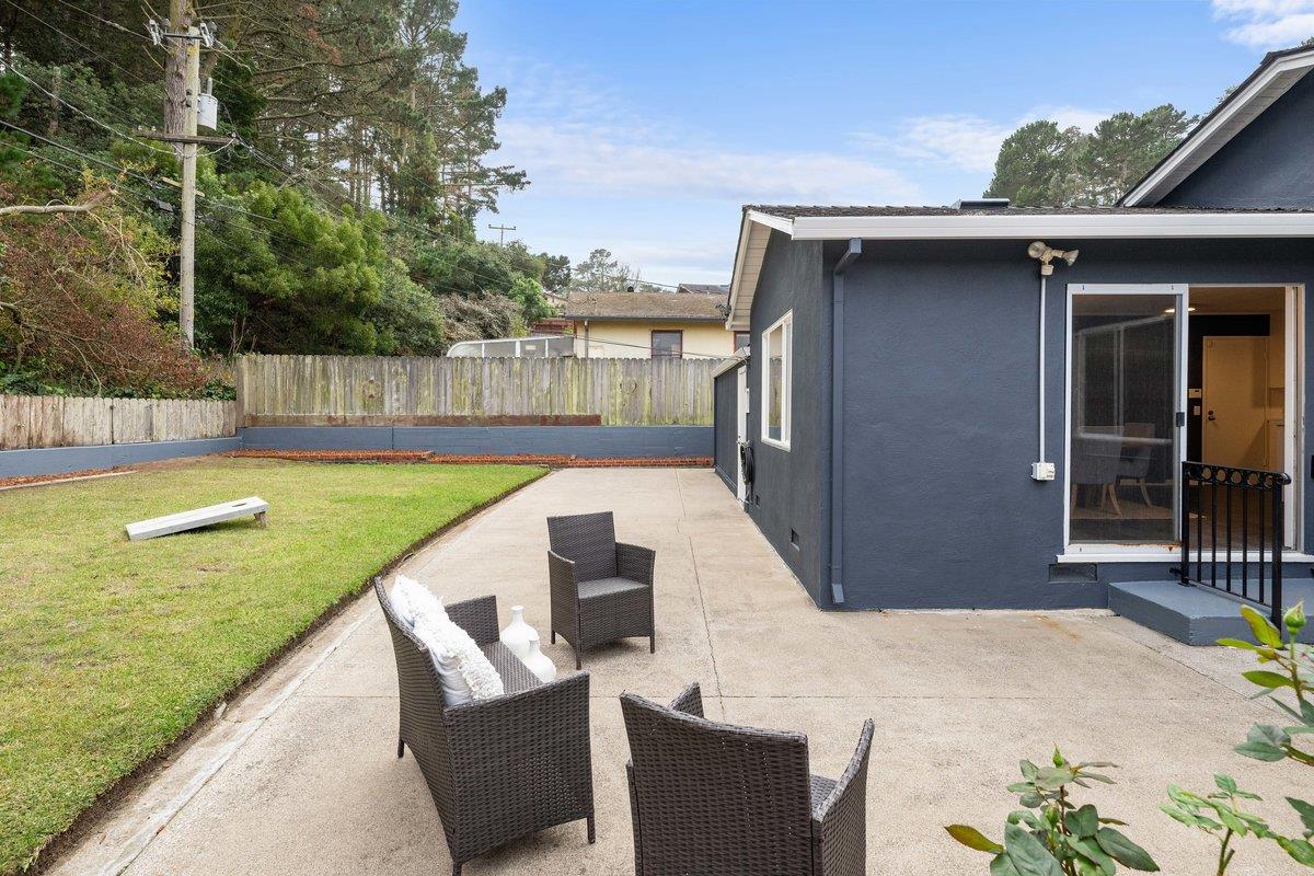 2341 Rollingwood Drive