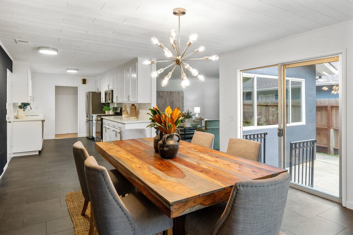 2341 Rollingwood Drive