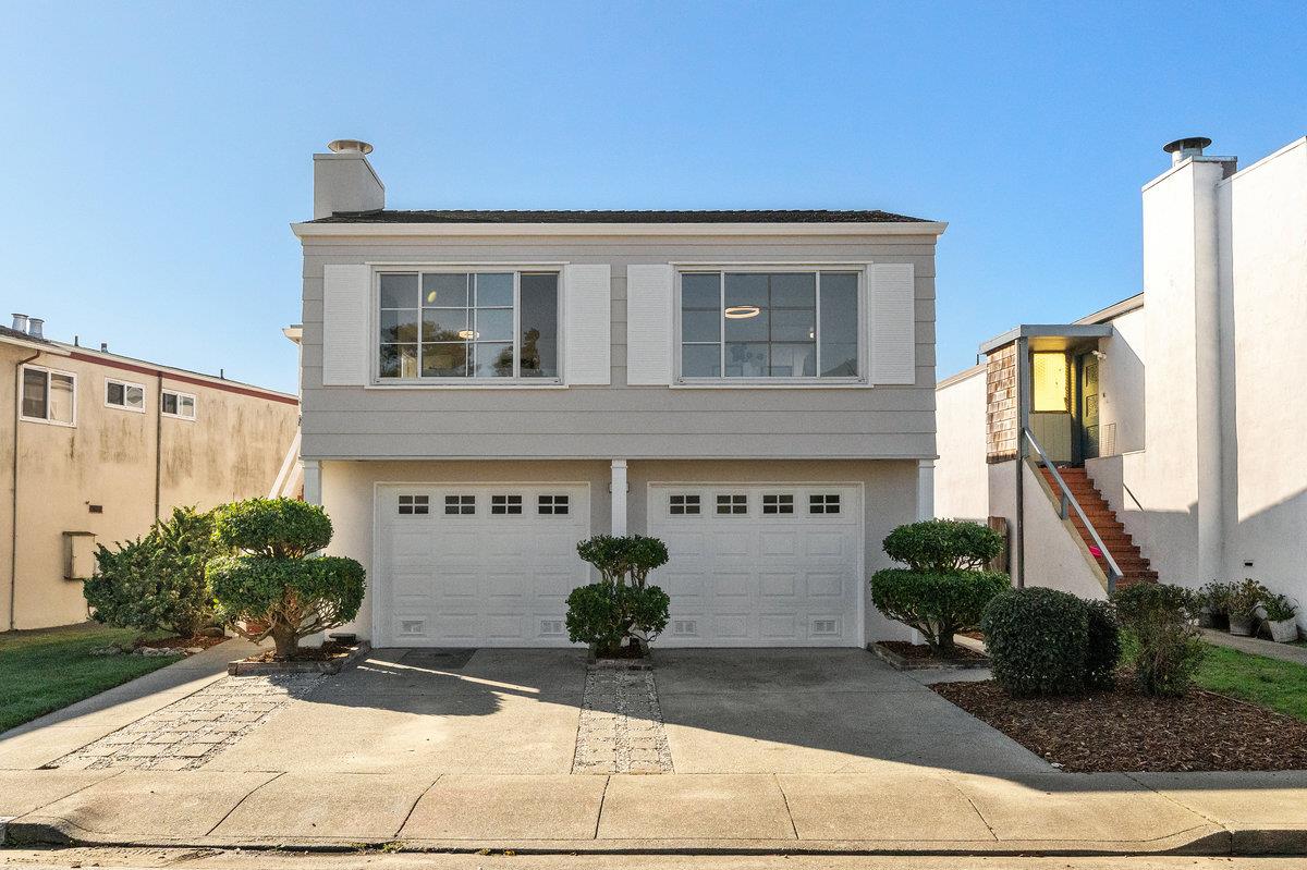 15 Eastridge Circle