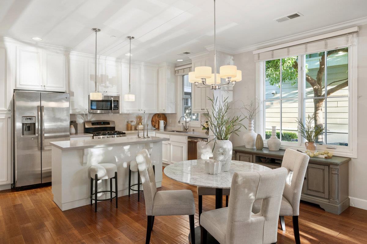 1587 Kentfield Avenue