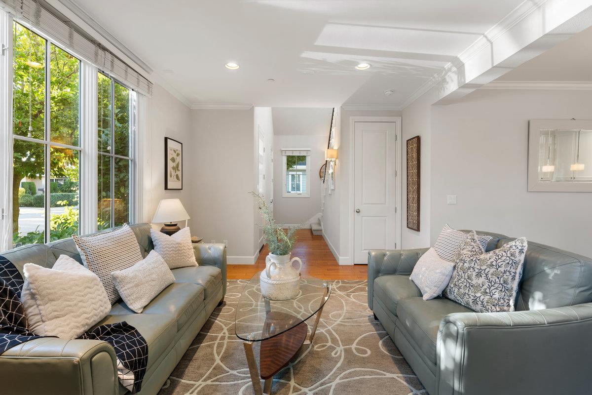 1587 Kentfield Avenue