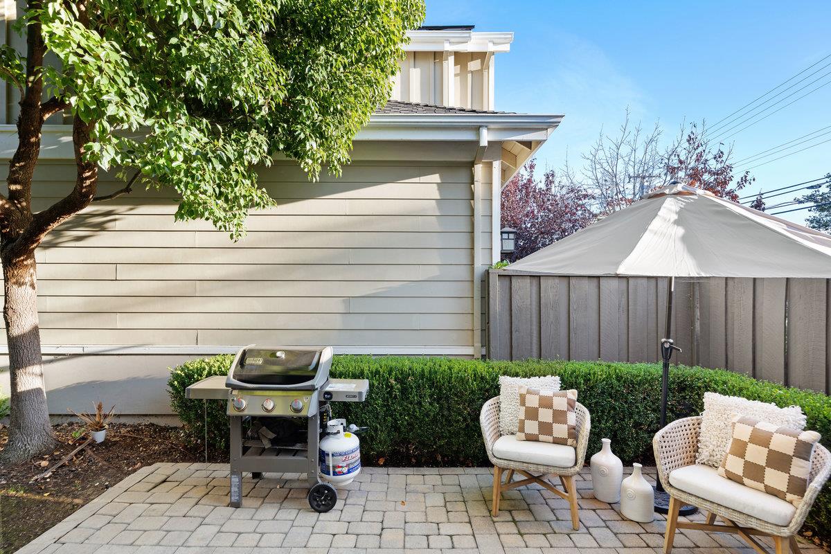 1587 Kentfield Avenue