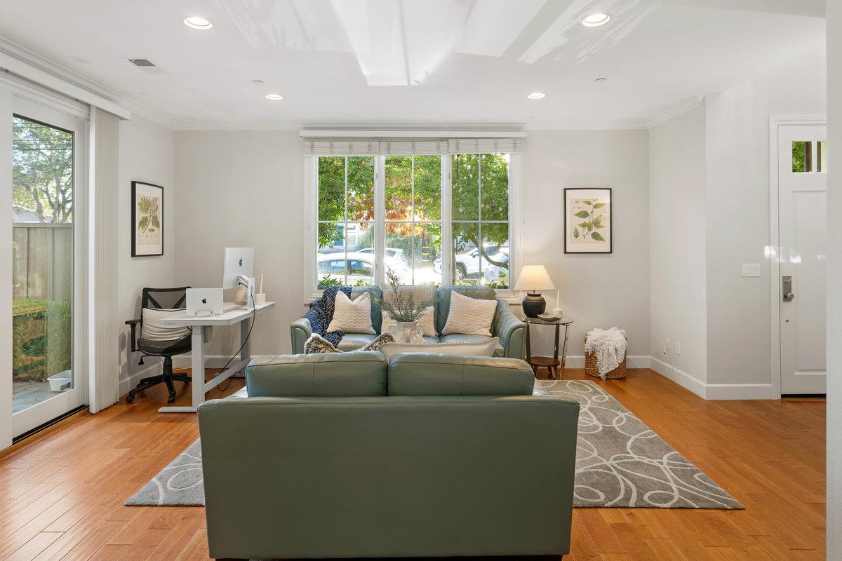 1587 Kentfield Avenue