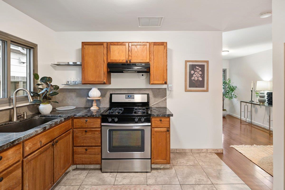 1058 Montgomery Avenue