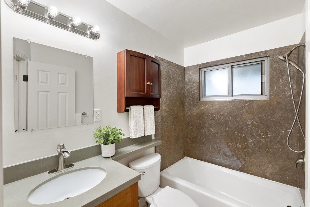 1058 Montgomery Avenue