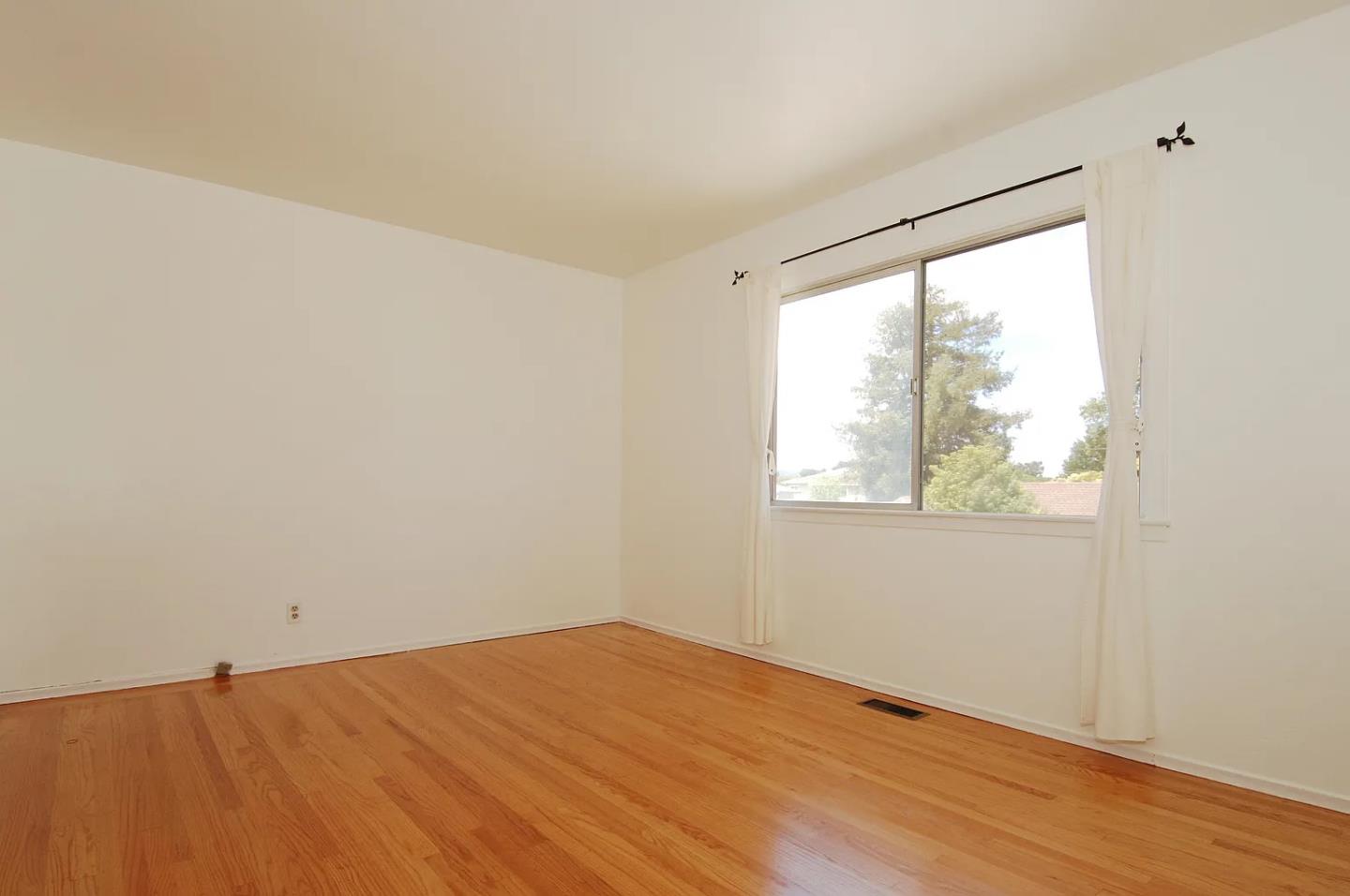 906-908 Haddon Drive