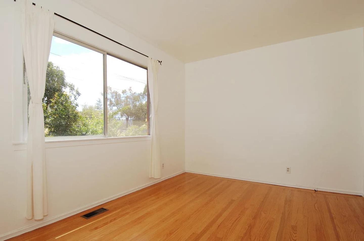 906-908 Haddon Drive