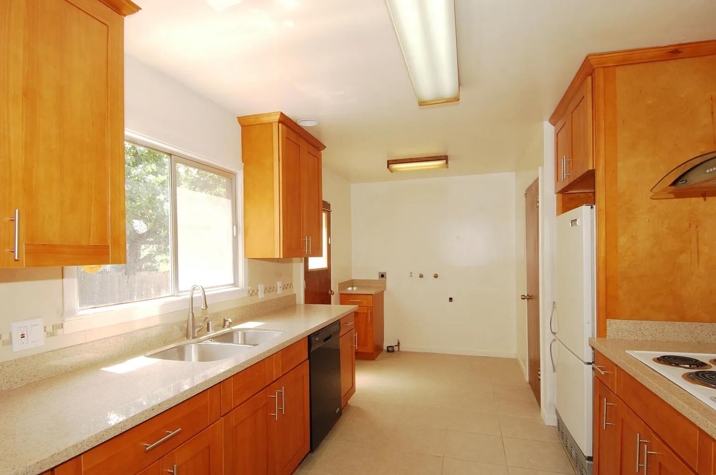 906-908 Haddon Drive