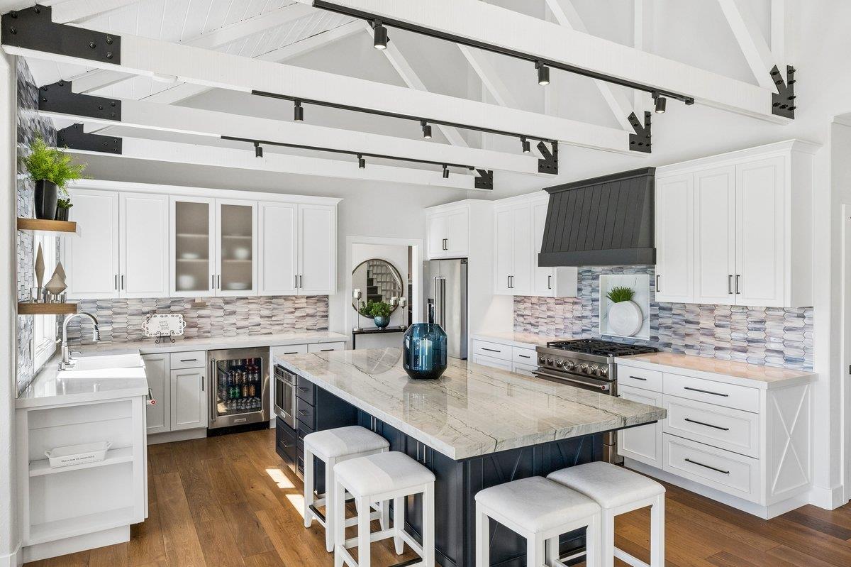 3756 Gleneagles Drive