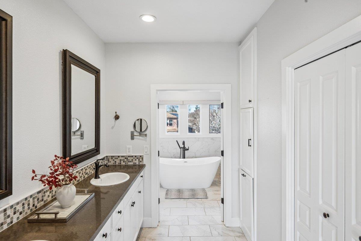 3756 Gleneagles Drive