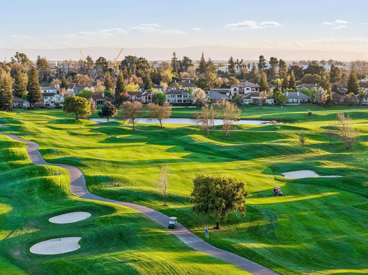 3756 Gleneagles Drive