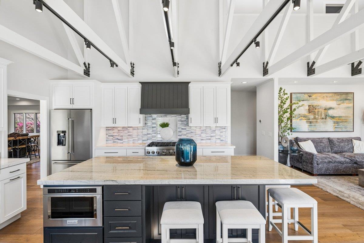 3756 Gleneagles Drive