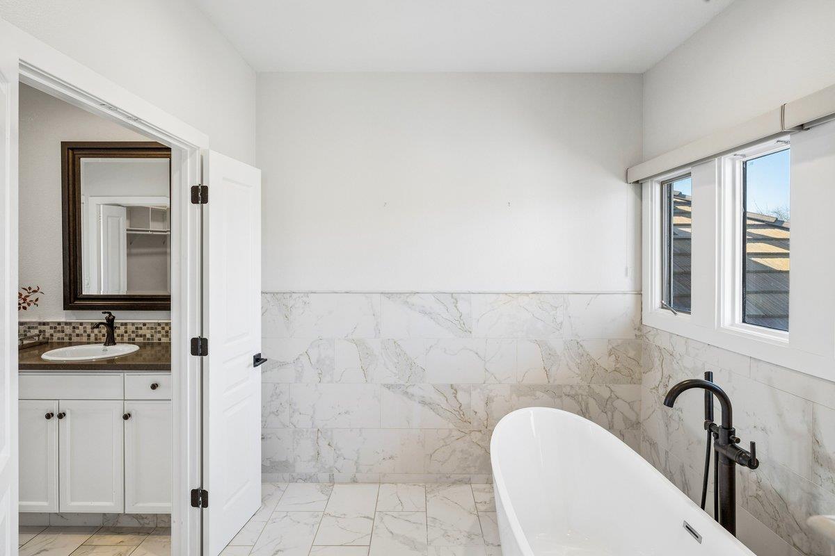 3756 Gleneagles Drive