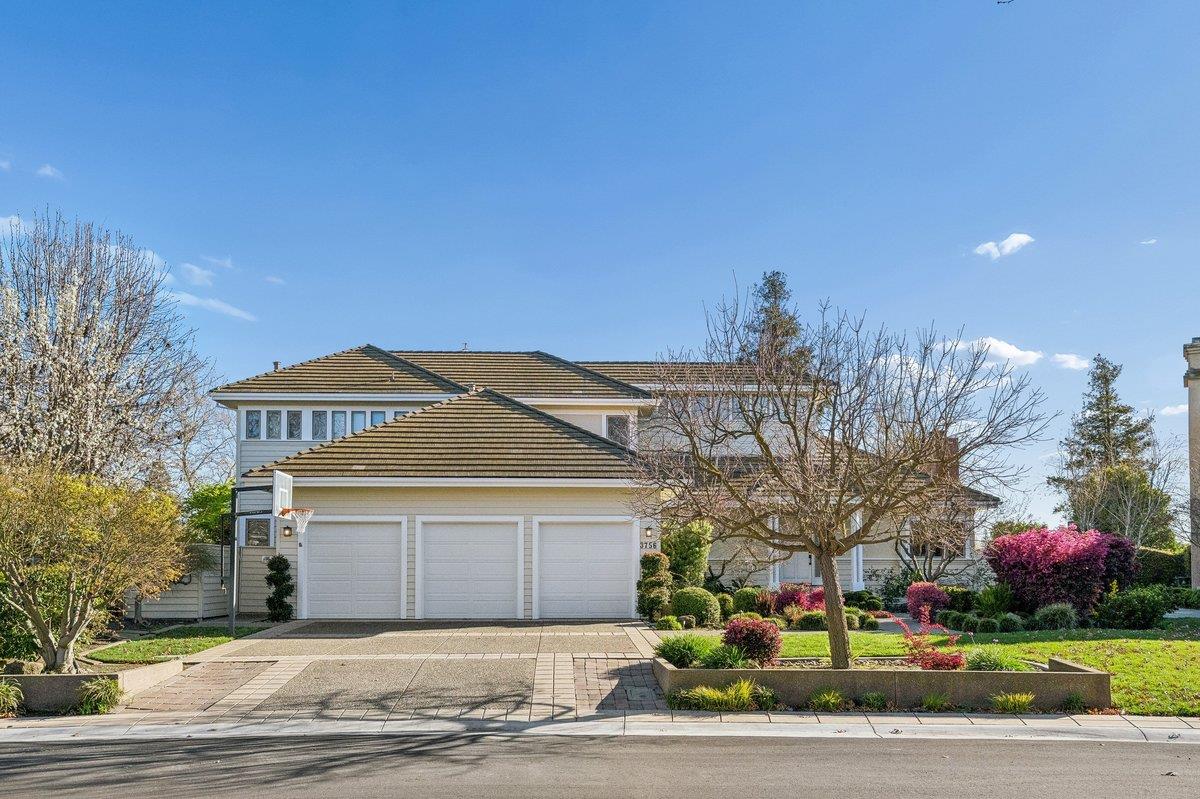 3756 Gleneagles Drive