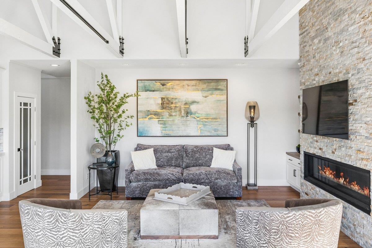 3756 Gleneagles Drive