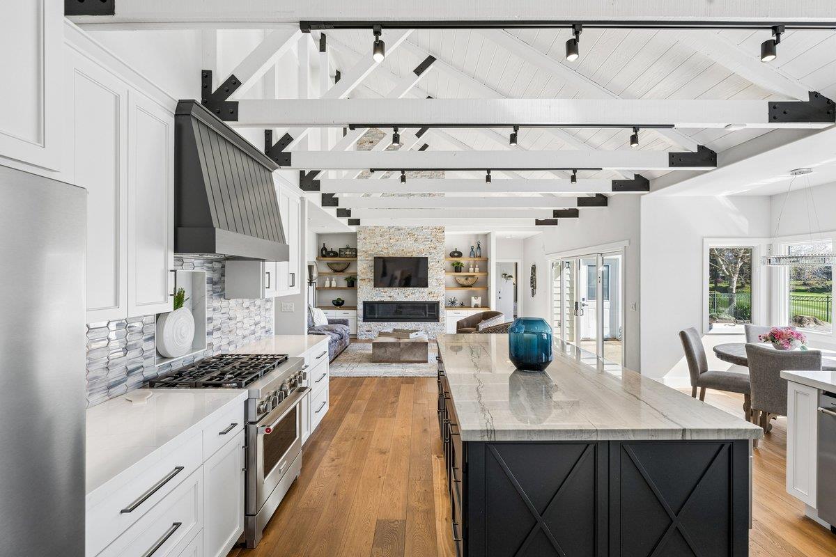 3756 Gleneagles Drive