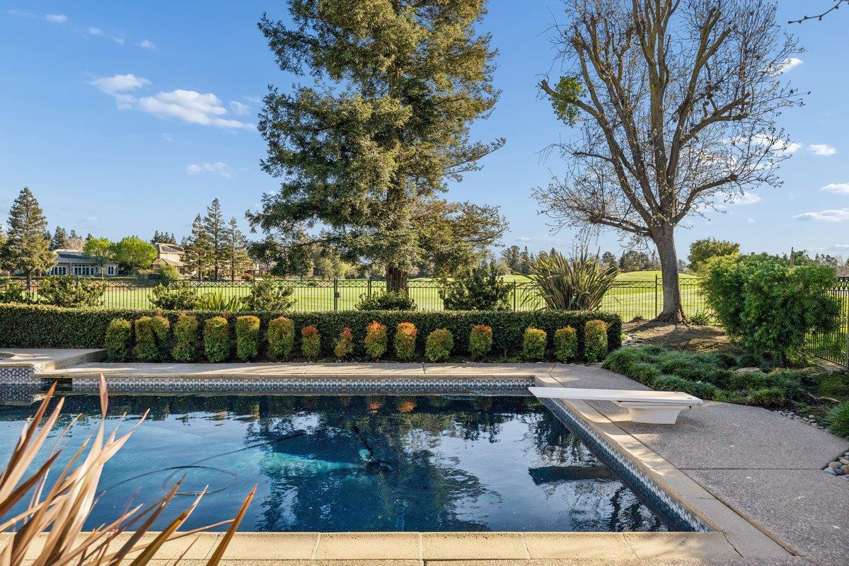 3756 Gleneagles Drive