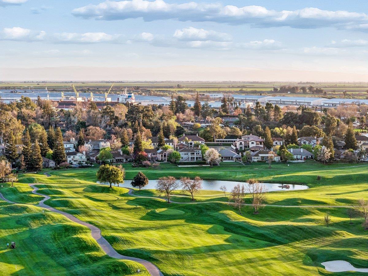 3756 Gleneagles Drive