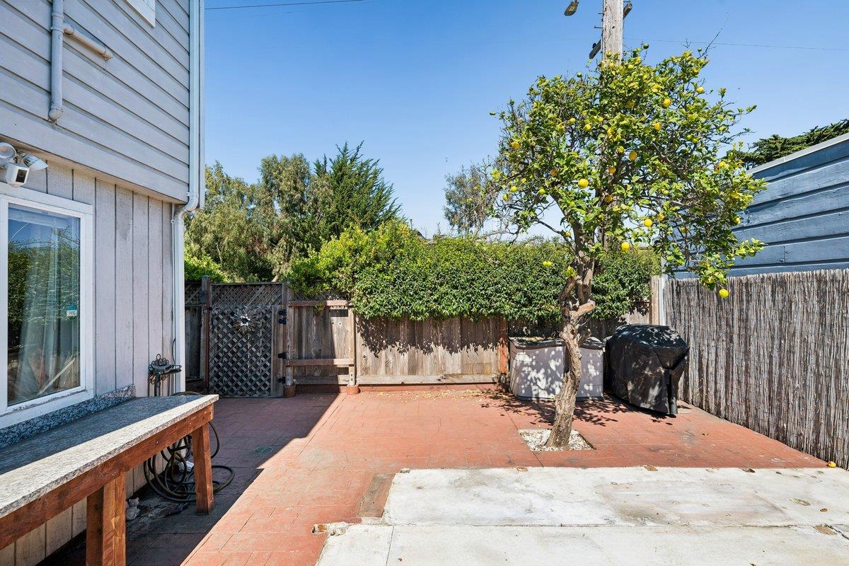 998 Hensley Avenue