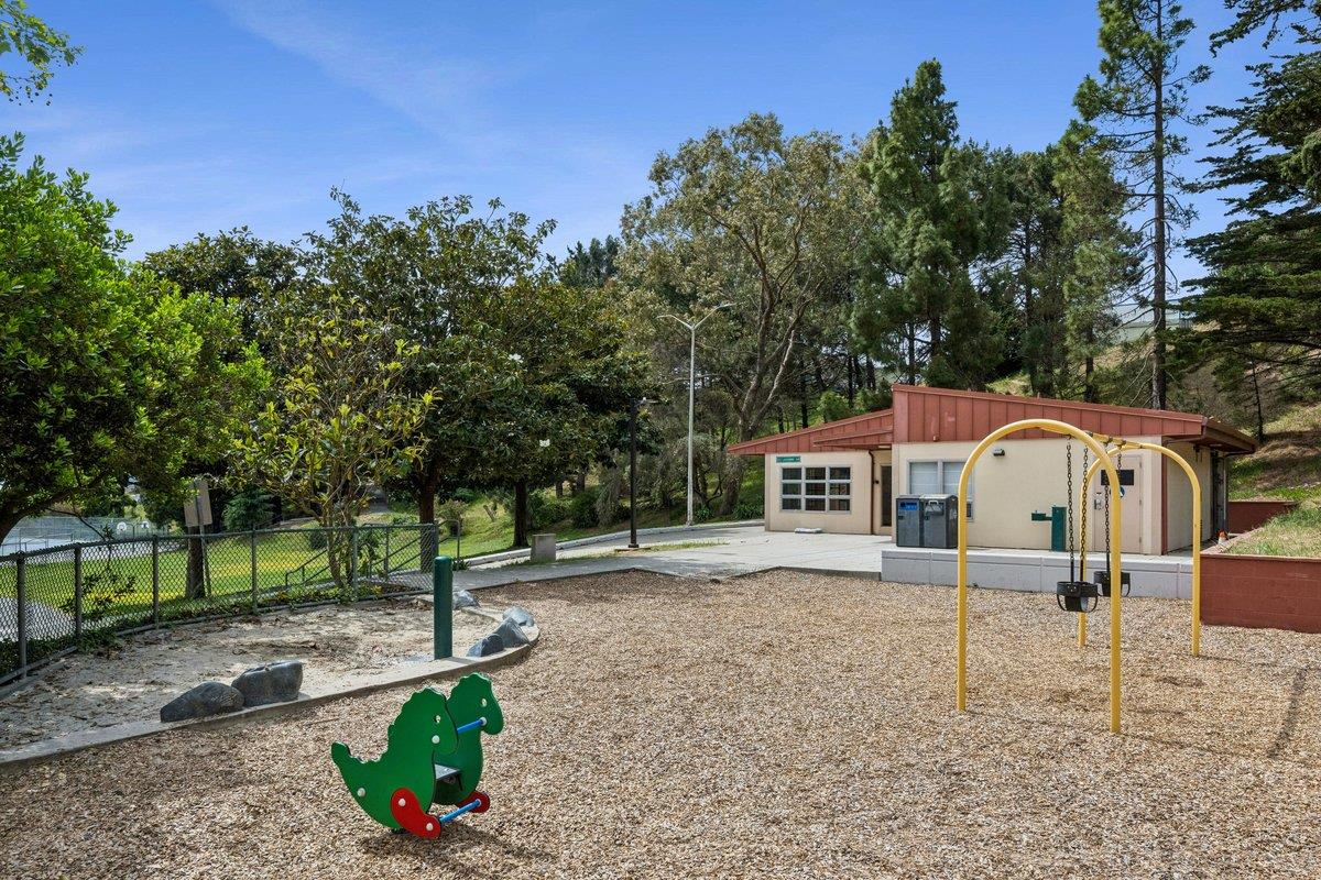 119 East Moltke Street