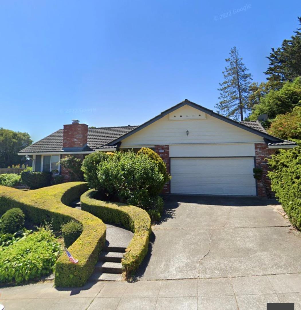 1313 Lasuen Drive
