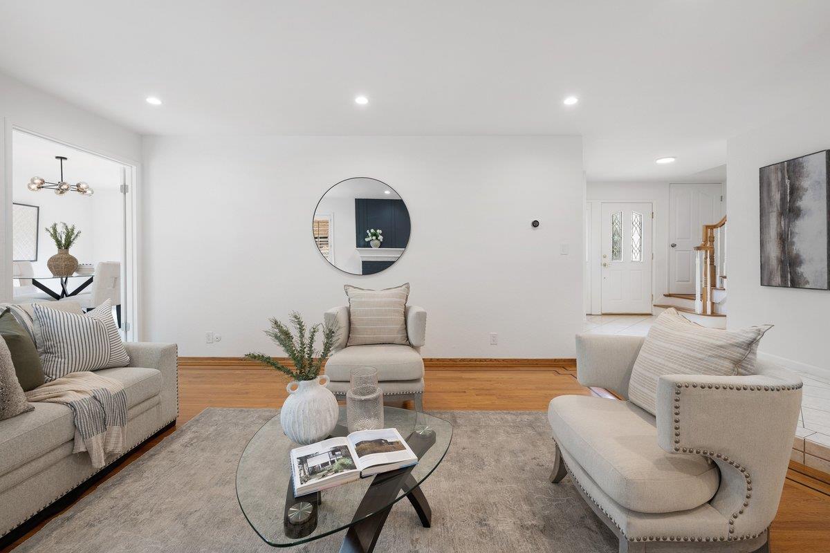 449 Cunningham WAY
