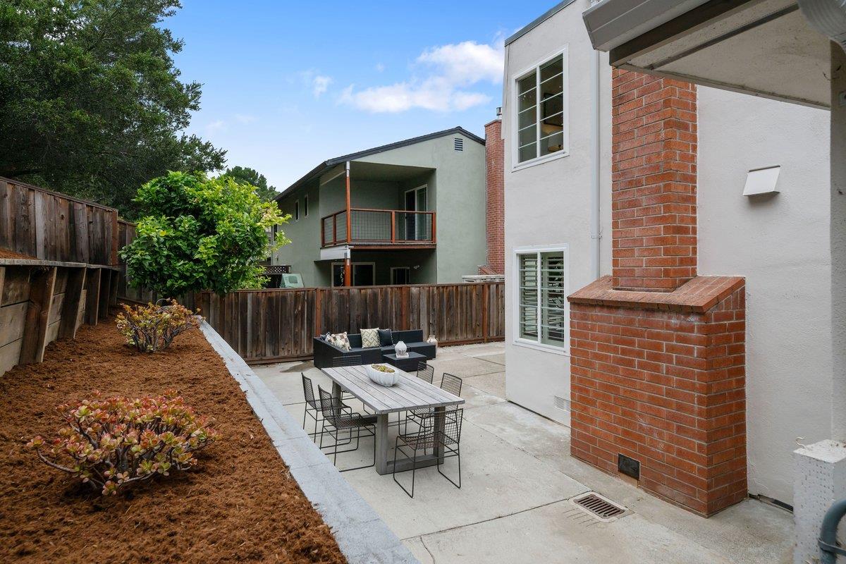 449 Cunningham WAY