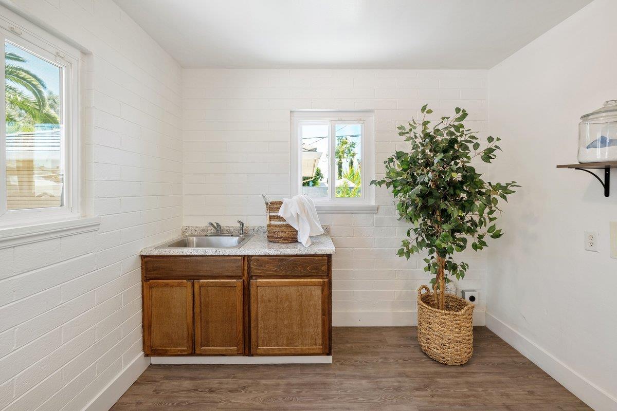 729 S Pleasant AVE